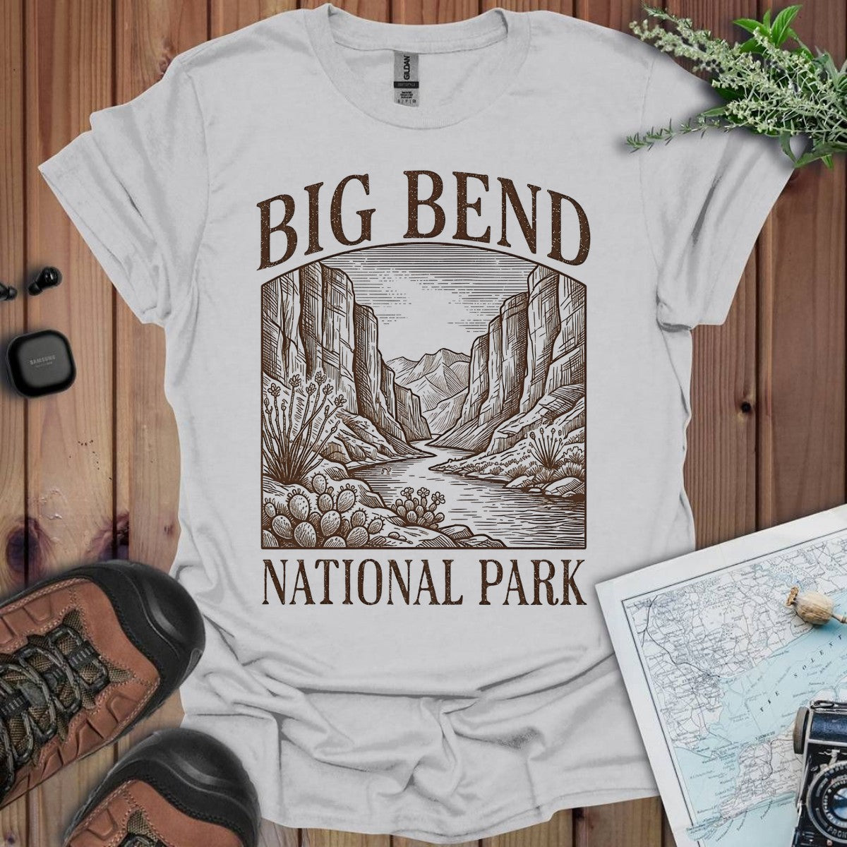 Big Bend National Park Rustic Graphic T-Shirt in Ice Grey