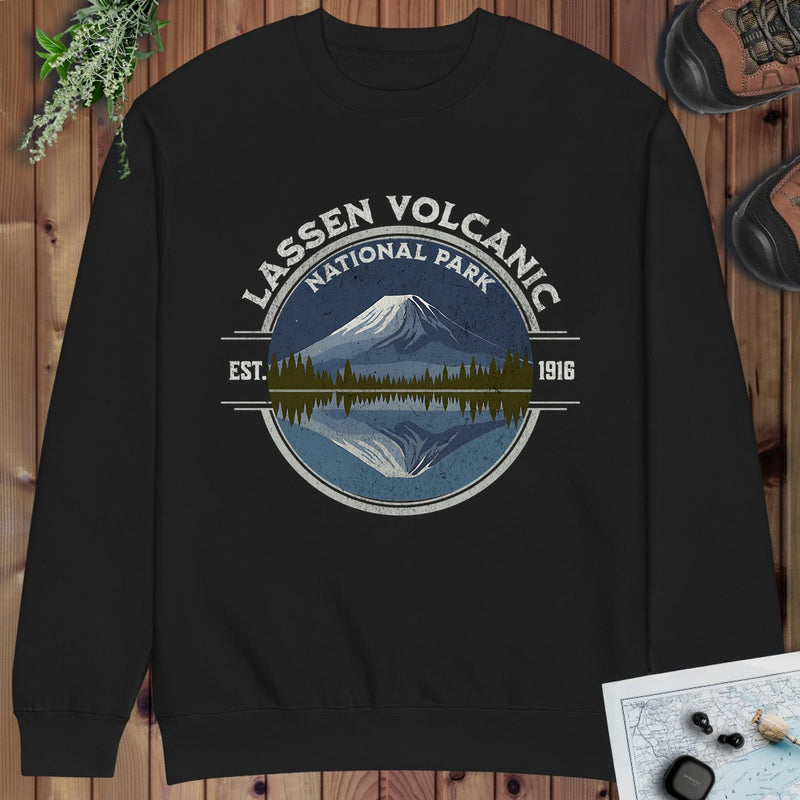 Lassen Volcanic National Park T- Shirt Crewneck Sweatshirt in Black