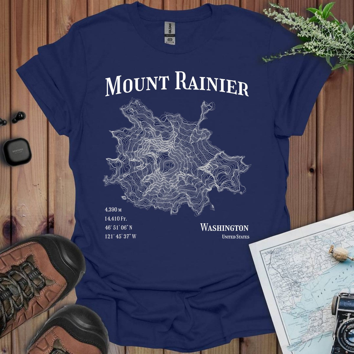 Mount Rainier Mountain Topo T-shirt in Navy