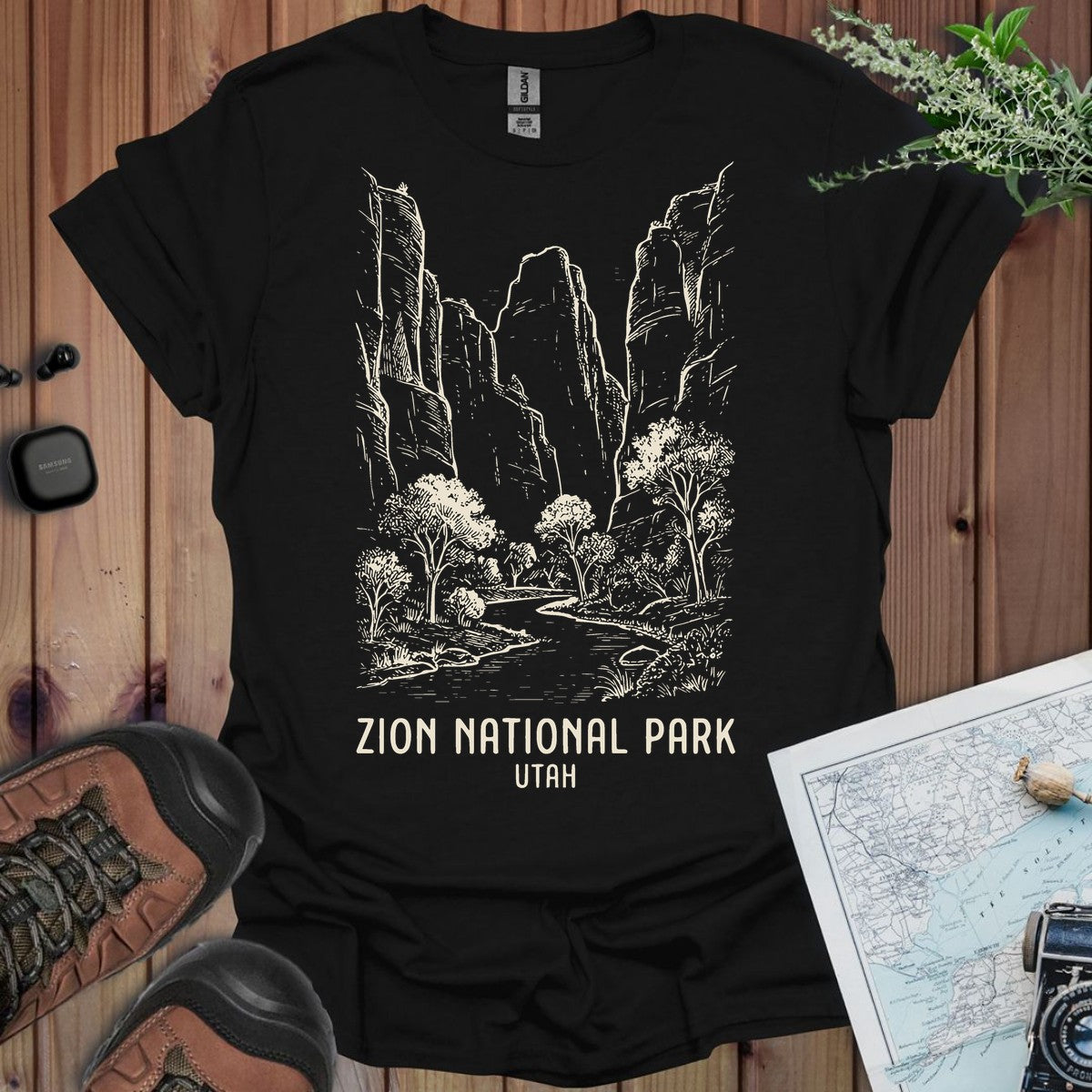 Zion National Park Canyon Outline Graphic T-Shirt in Black
