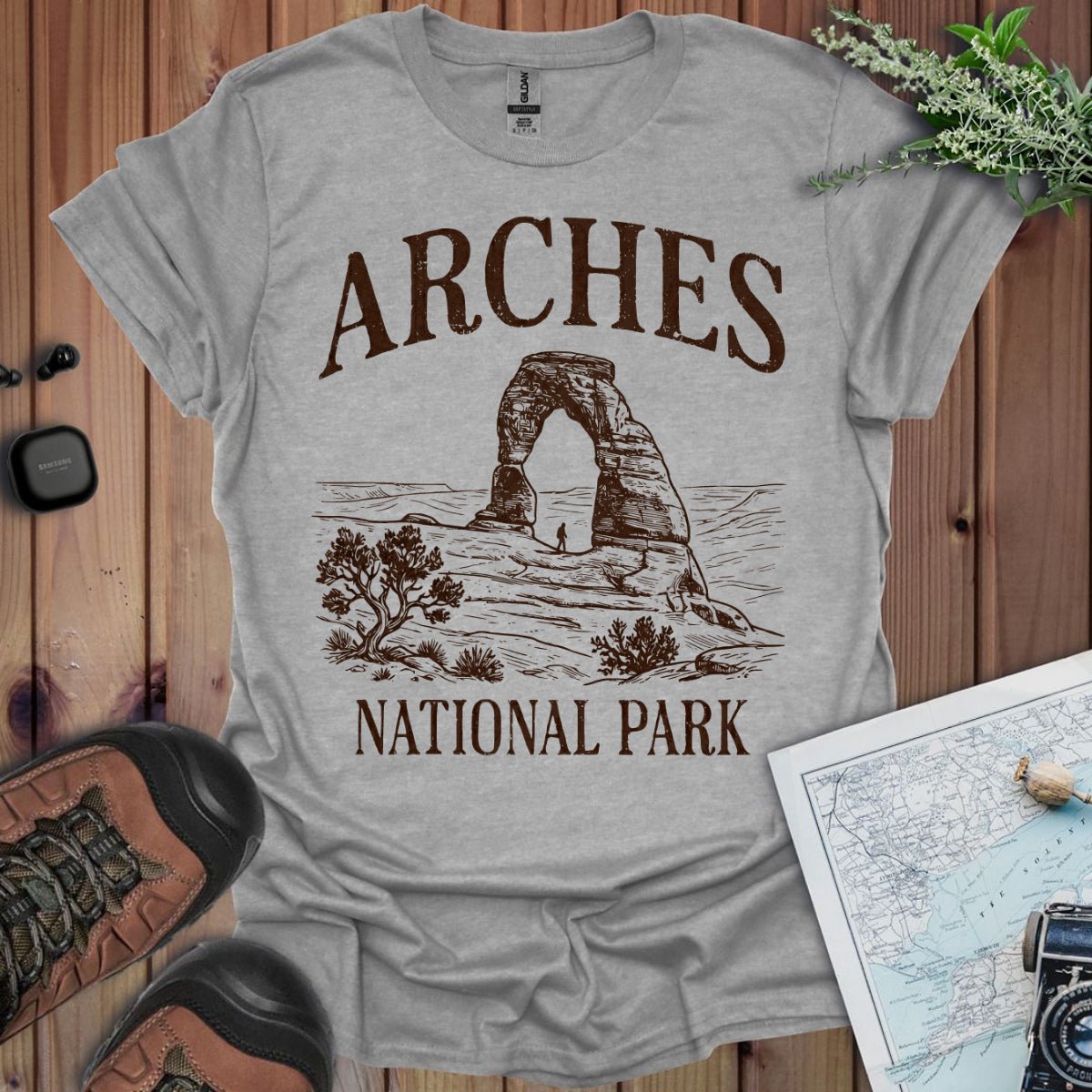 Arches National Park Rustic Graphic T-Shirt - Parks ApparelT-Shirt