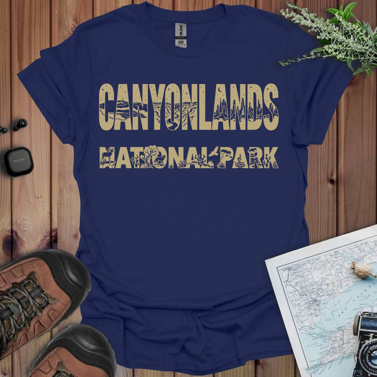 Canyonlands National Park Silhouette T-Shirt - Parks ApparelT-Shirt