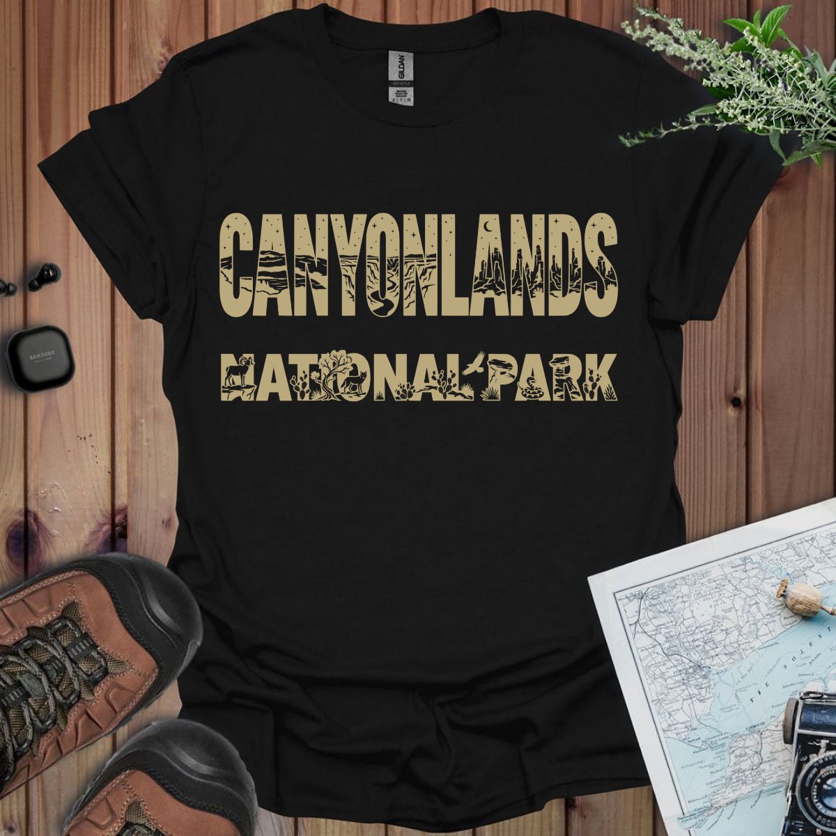 Canyonlands National Park Silhouette T-Shirt - Parks ApparelT-Shirt