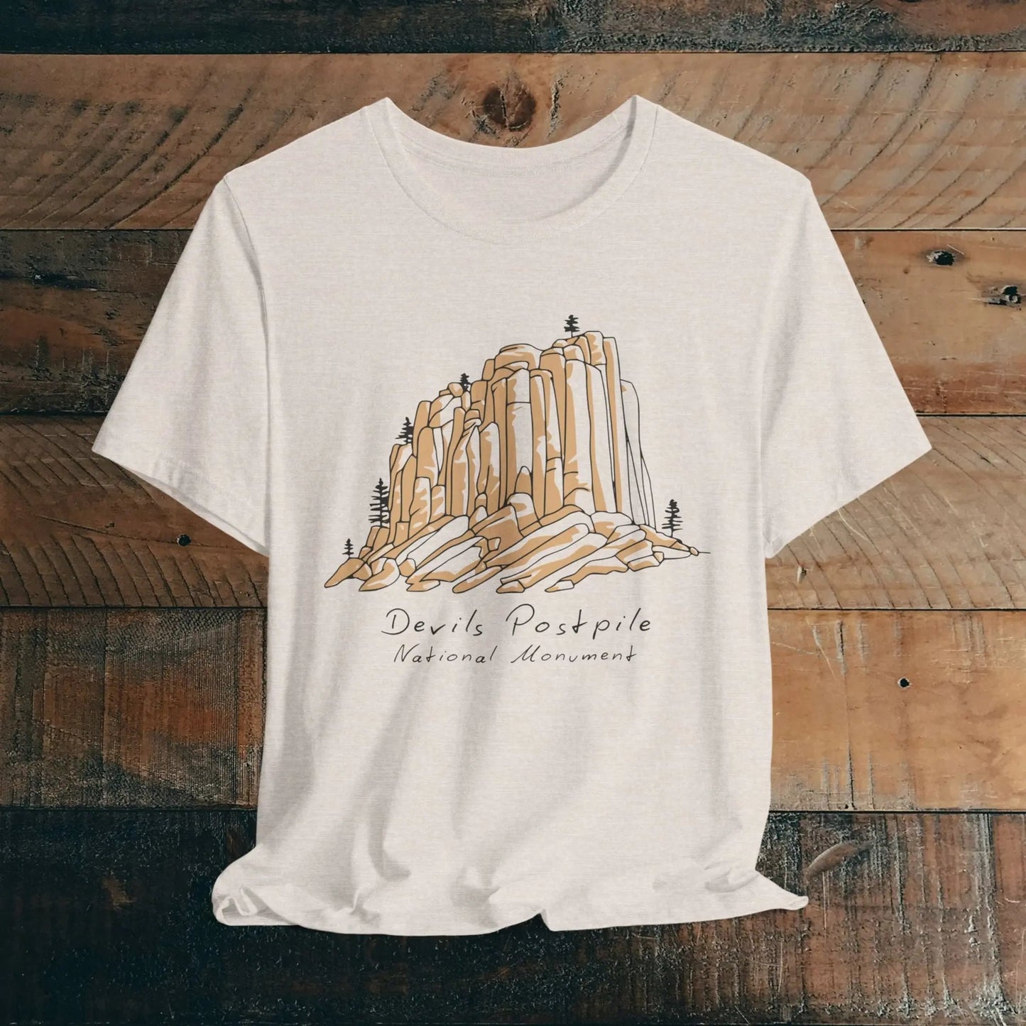 Devils Postpile National Monument Mammoth Lakes California graphic t-shirt shown in alternate apparel color
