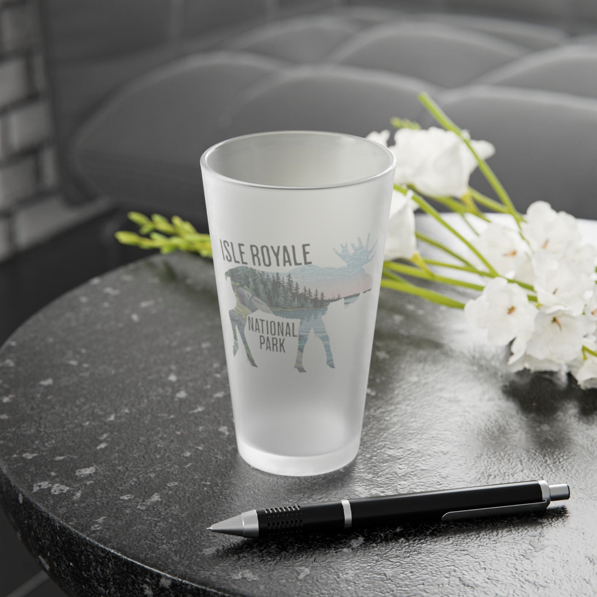 Isle Royale National Park moose frosted pint glass design detail or product variation