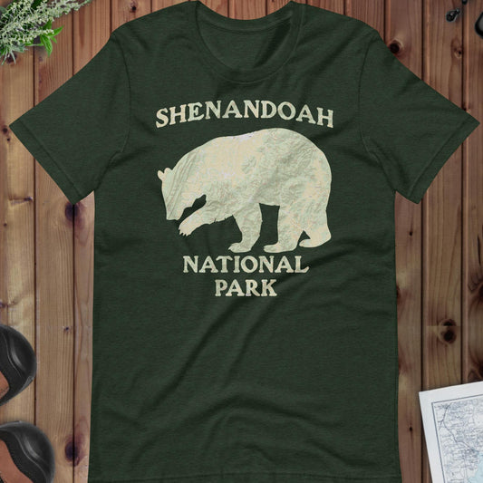 Shenandoah Bear Topo T-shirt T-Shirt Park Service Apparel Heather Emerald XS