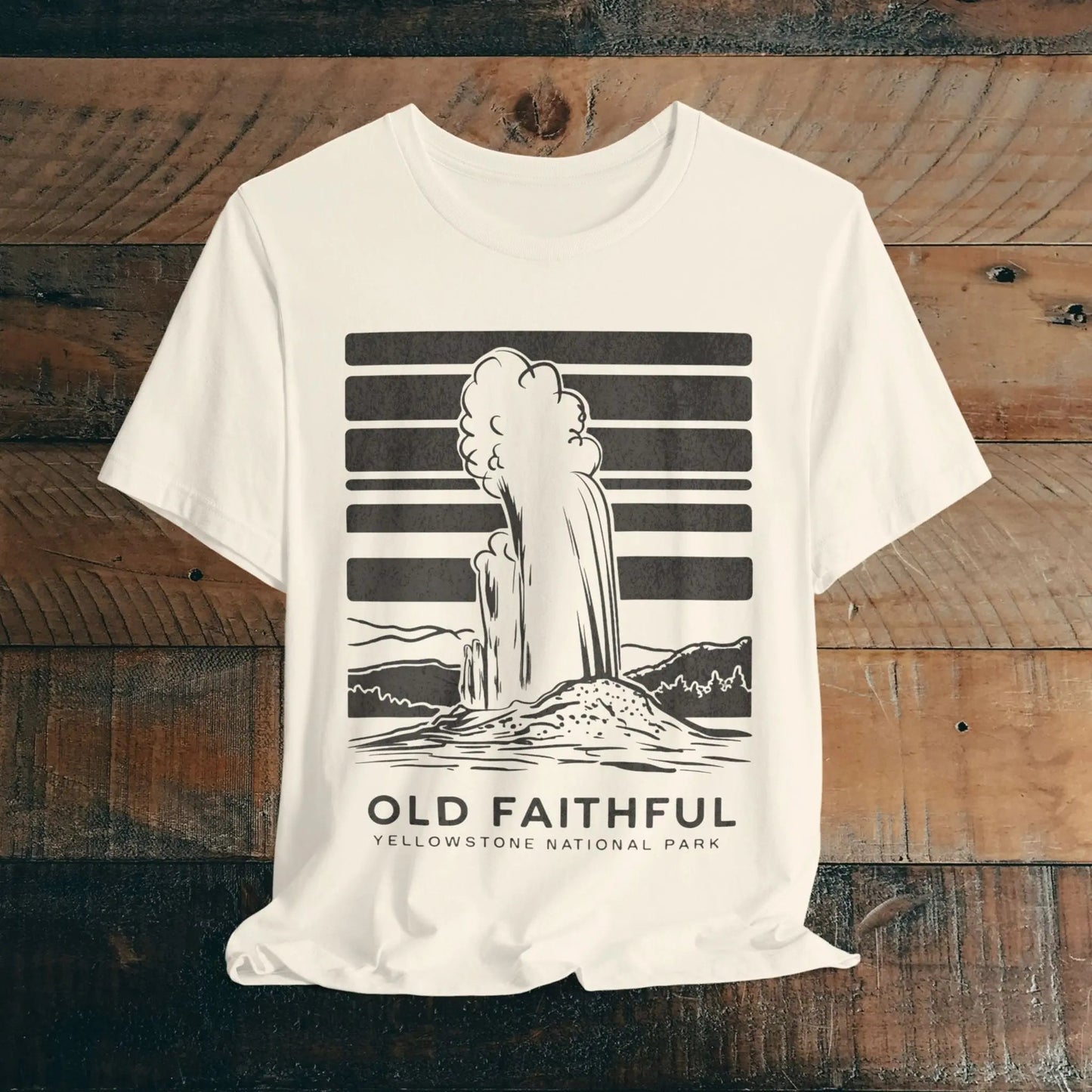 Yellowstone National Park T-Shirt Faithful Geyser - Parks ApparelT-Shirt