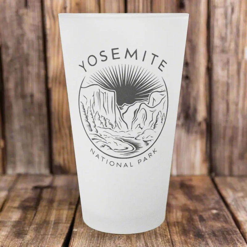 Yosemite National Park Frosted Pint Glass Valley Outling - Parks ApparelDrinkware