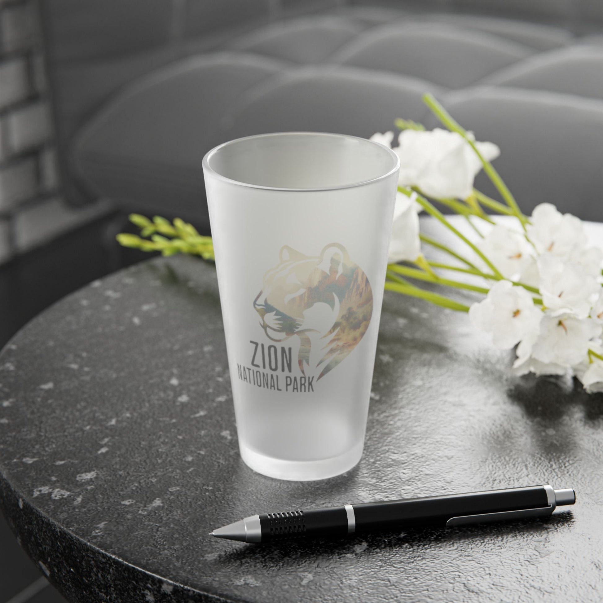 Zion National Park Mountain Lion Frosted Pint - Parks Apparelpint glass